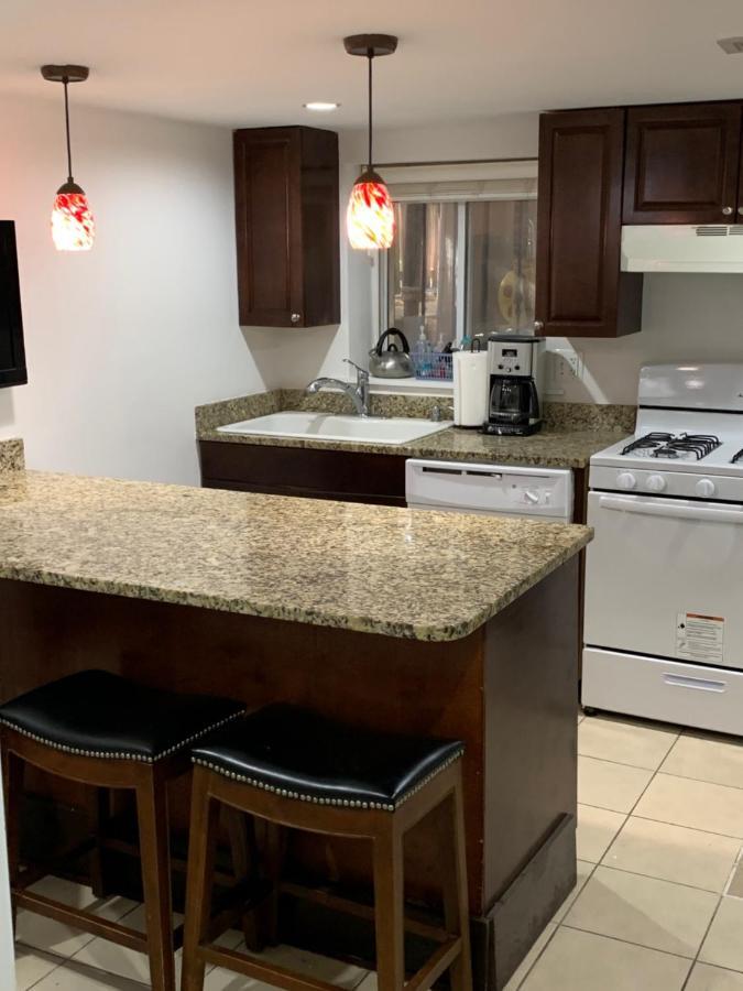 Renovated English Basement 2Bdrm Home Near Metro Вашингтон Екстер'єр фото